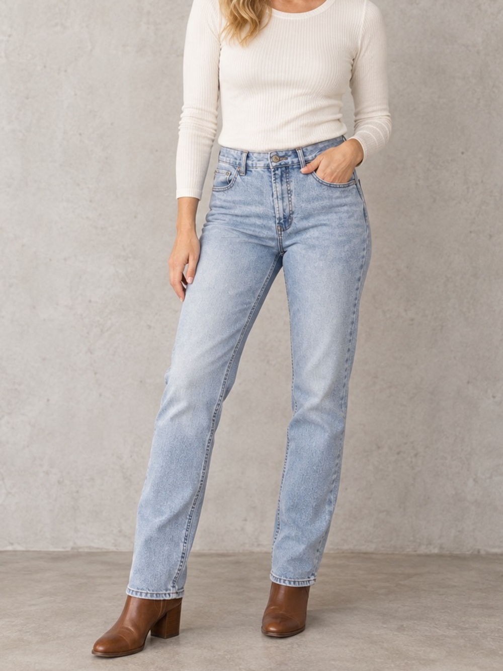 Frye Light Wash High Rise Straight Leg Jeans Women’s Size 10/30